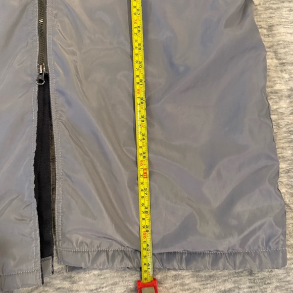 Light grey size L refurbished swim parka great condition. - Picture 4 of 6